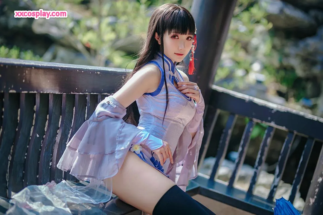 Gua Xi Jiang's Enchanting Yat Sen Cosplay